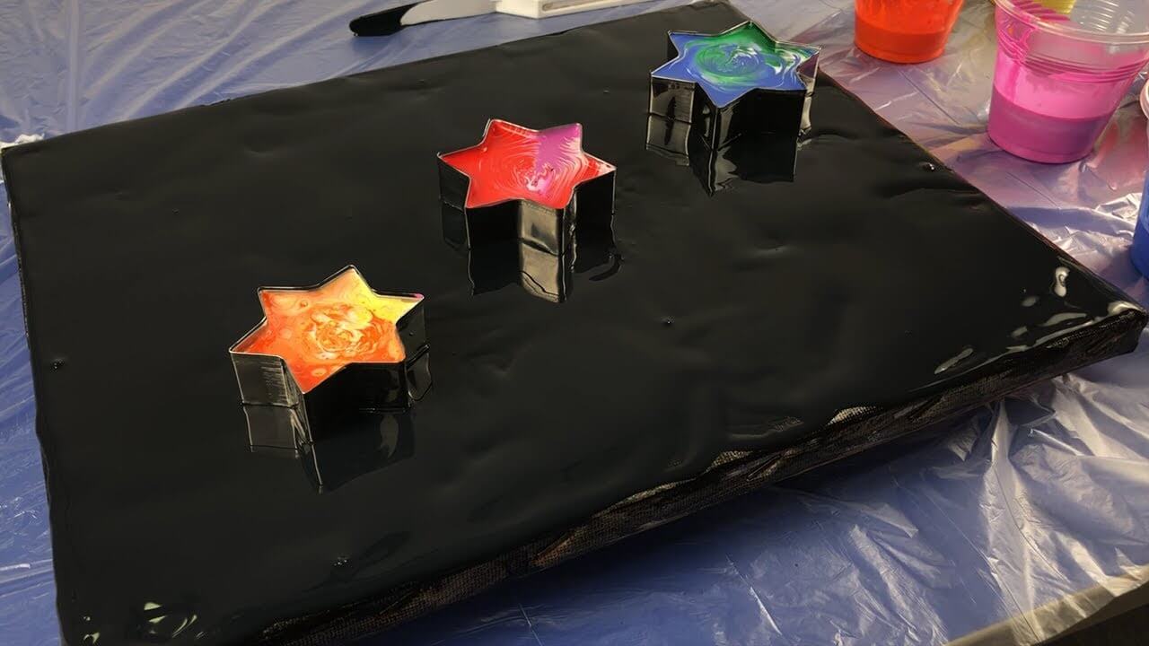 1619806442 Acrylic Pouring With Star Cookie Cutters