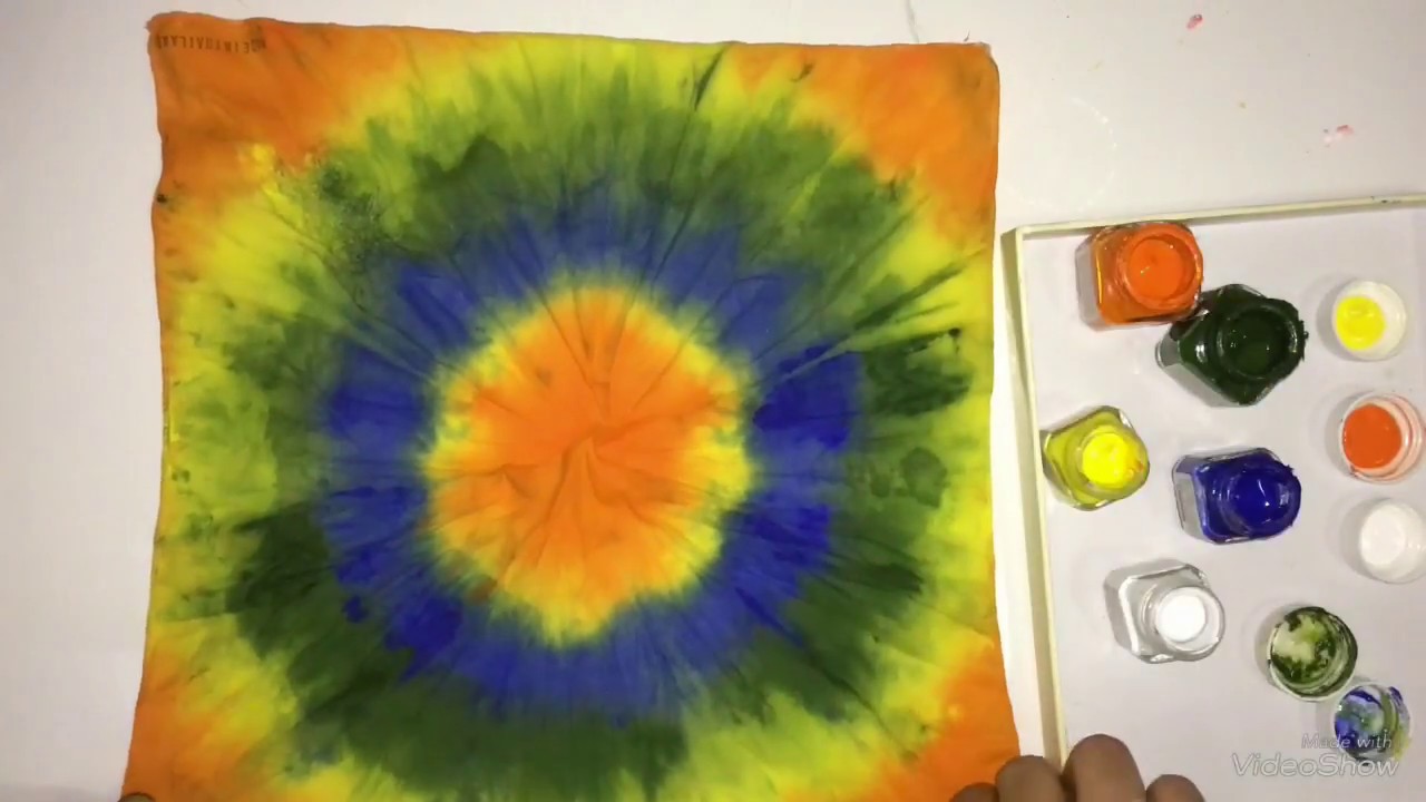 Easy and fun ‘Tie and Dye technique using fabric paints